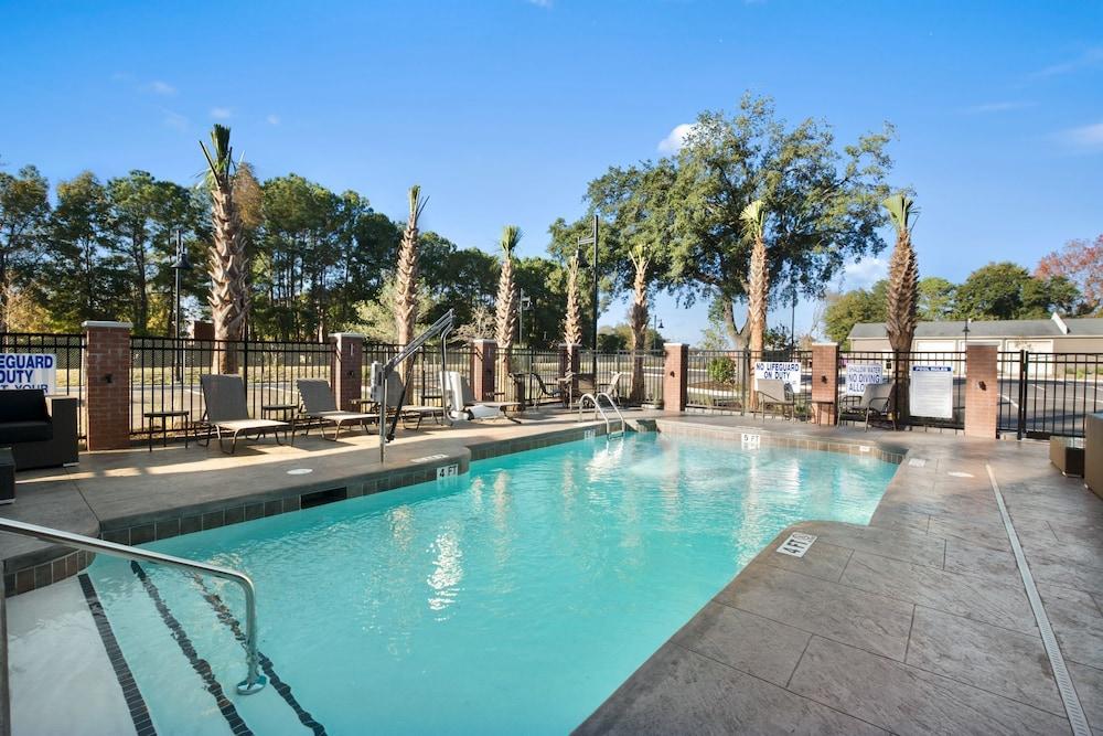 Doubletree By Hilton Charleston Mount Pleasant Hotel Exterior photo